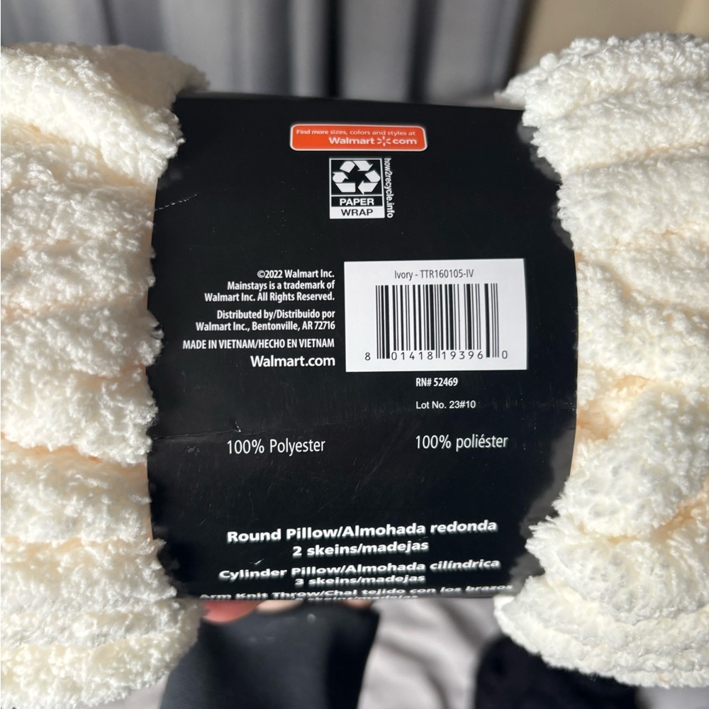 Mainstays Chenille Chunky set. - Picture 7 of 11